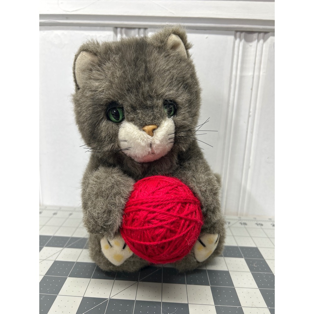 Vintage Gray Cat Kitten Holding Red Yarn Ball Gaphics Int'l 1985 Stuffed Animal
